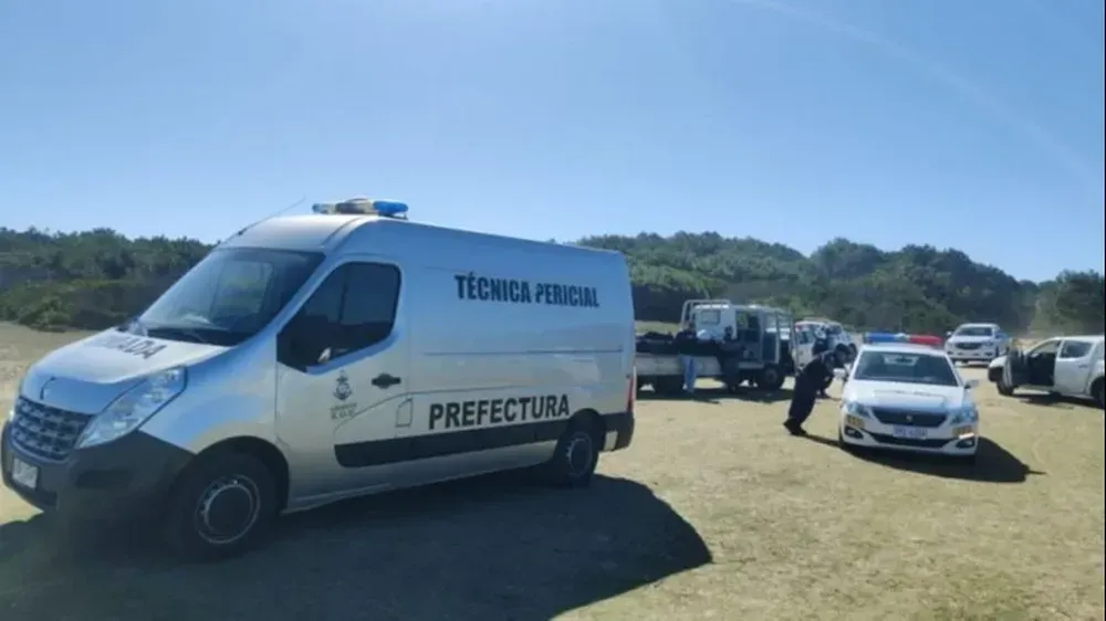 Foto sobre Hallan posible granada explosiva cerca de un frigorífico en Salto: activan protocolo de seguridad y lo retiran sin riesgos