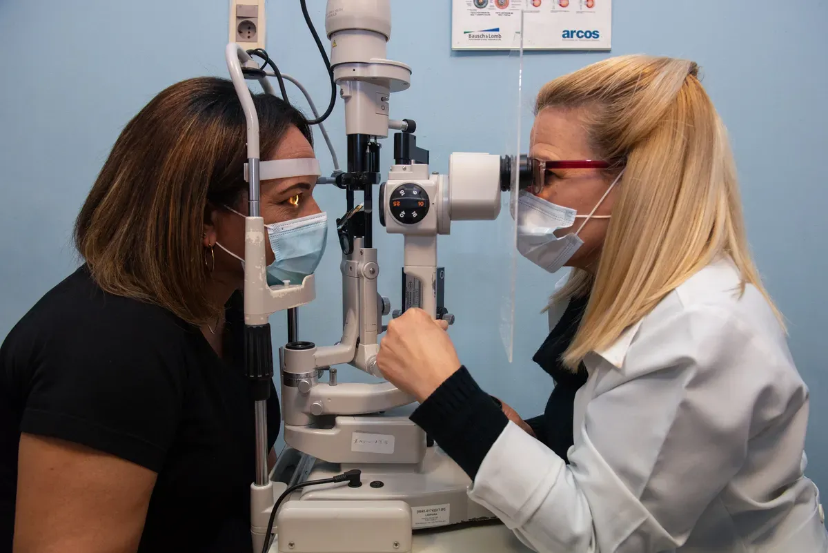 Foto sobre Médicos cubanos seguirán en el Hospital de Ojos tras un acuerdo que modifica la forma de pago