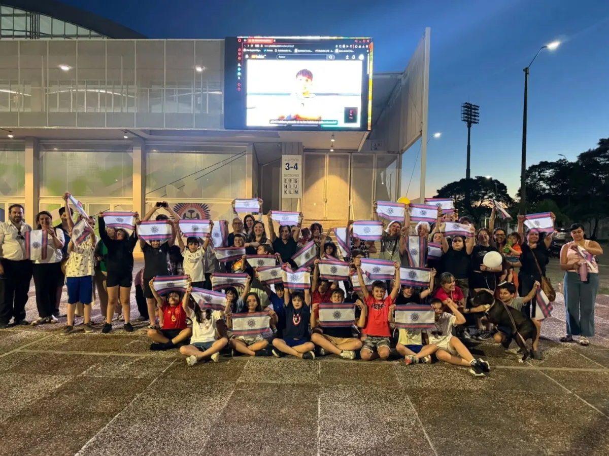 Foto sobre Niños de 4.º año de la Escuela Nº 8 de Paysandú ganan el Premio NODO 2025 con innovador proyecto de huerta hidropónica