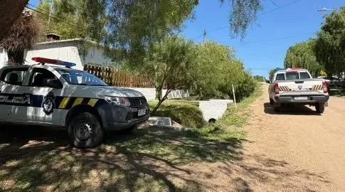Foto sobre Triple homicidio en 18 de Mayo: la Policía reingresó a la vivienda para buscar más pruebas y esclarecer el caso