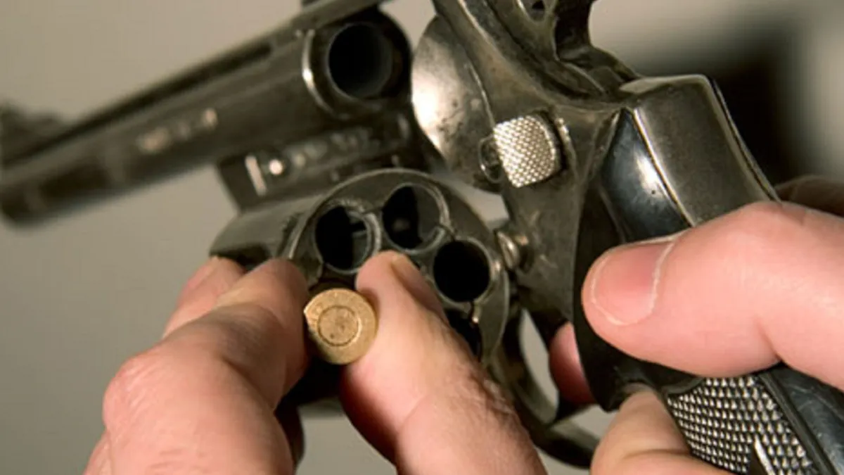 Foto sobre Ruleta rusa: Joven de 18 años se encuentra en estado grave tras recibir un balazo en la cabeza en Durazno