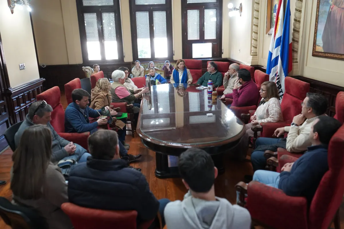 Foto sobre Vecinos del ex Sanatorio Pasteur plantearon sus inquietudes a Nicolás Olivera por nuevo refugio
