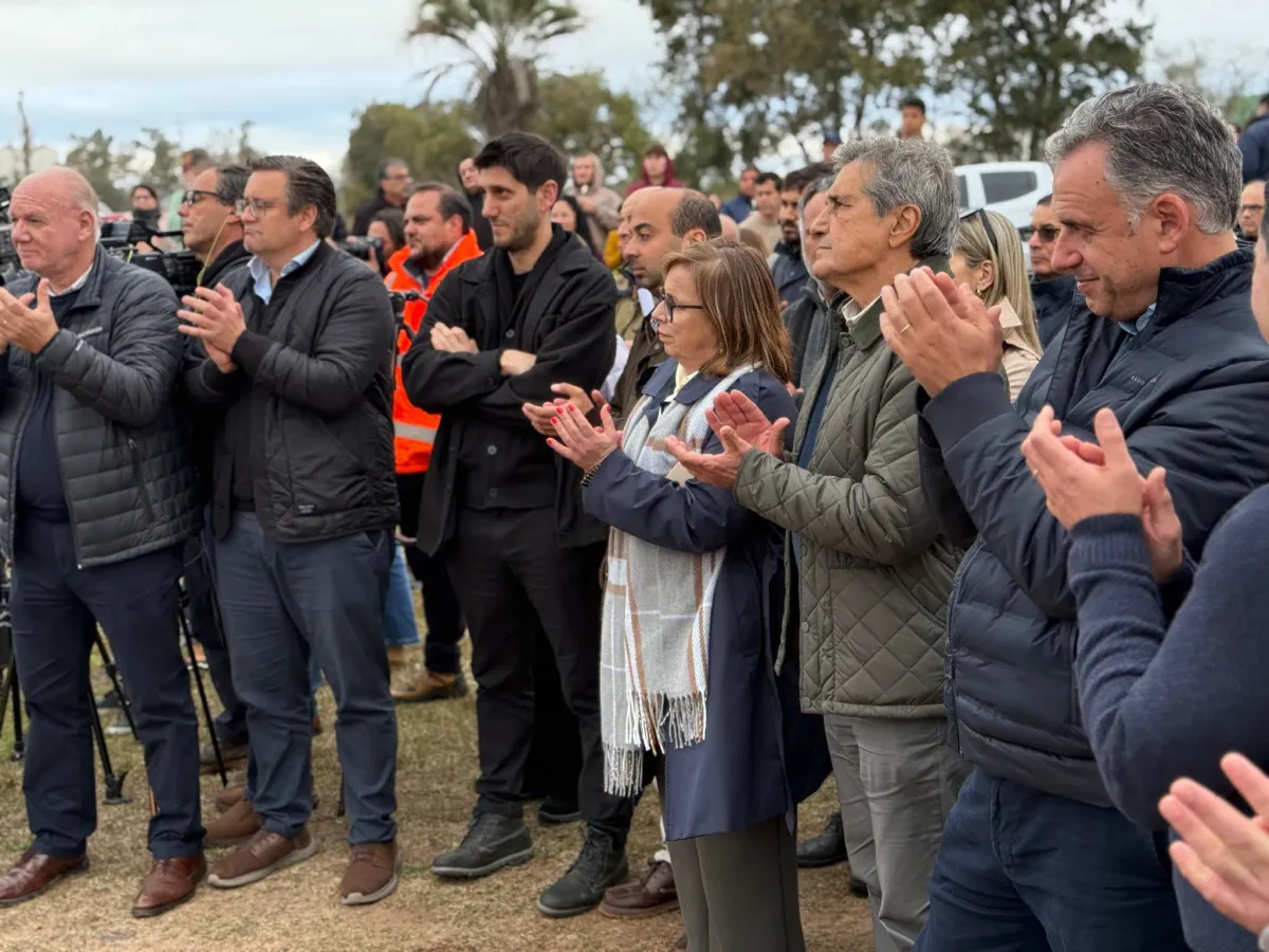 Foto sobre Orsi y Molinelli inauguraron la rehabilitación de la Ruta 4 entre Guichón y Paso Andrés Pérez