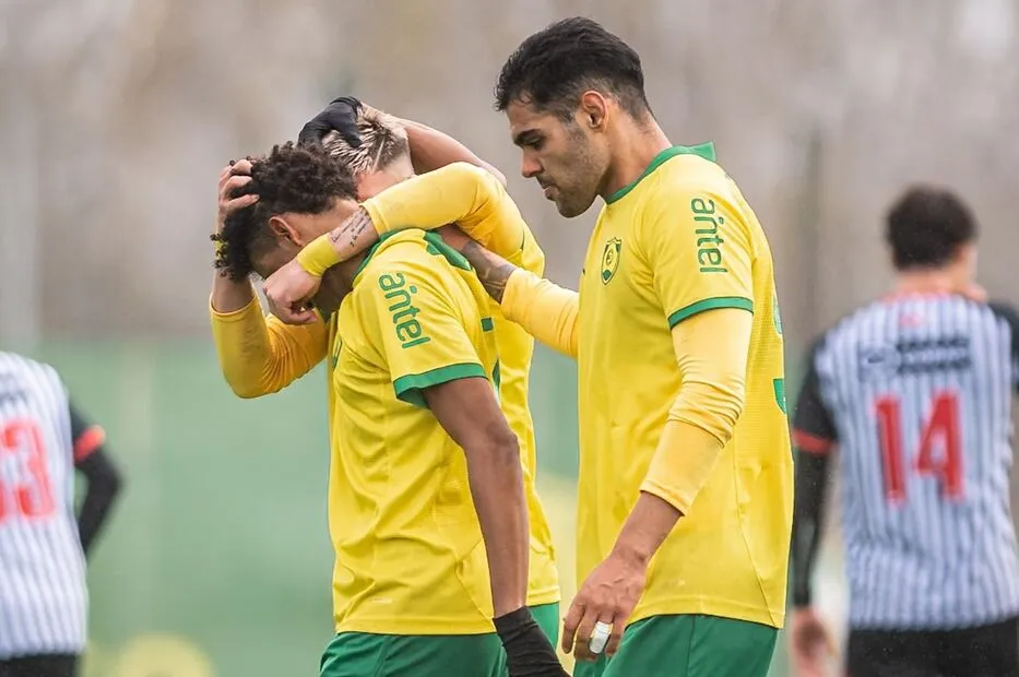 Foto sobre Paysandú FC visita a Cerrito en Montevideo con la misión de seguir creciendo en la Segunda División
