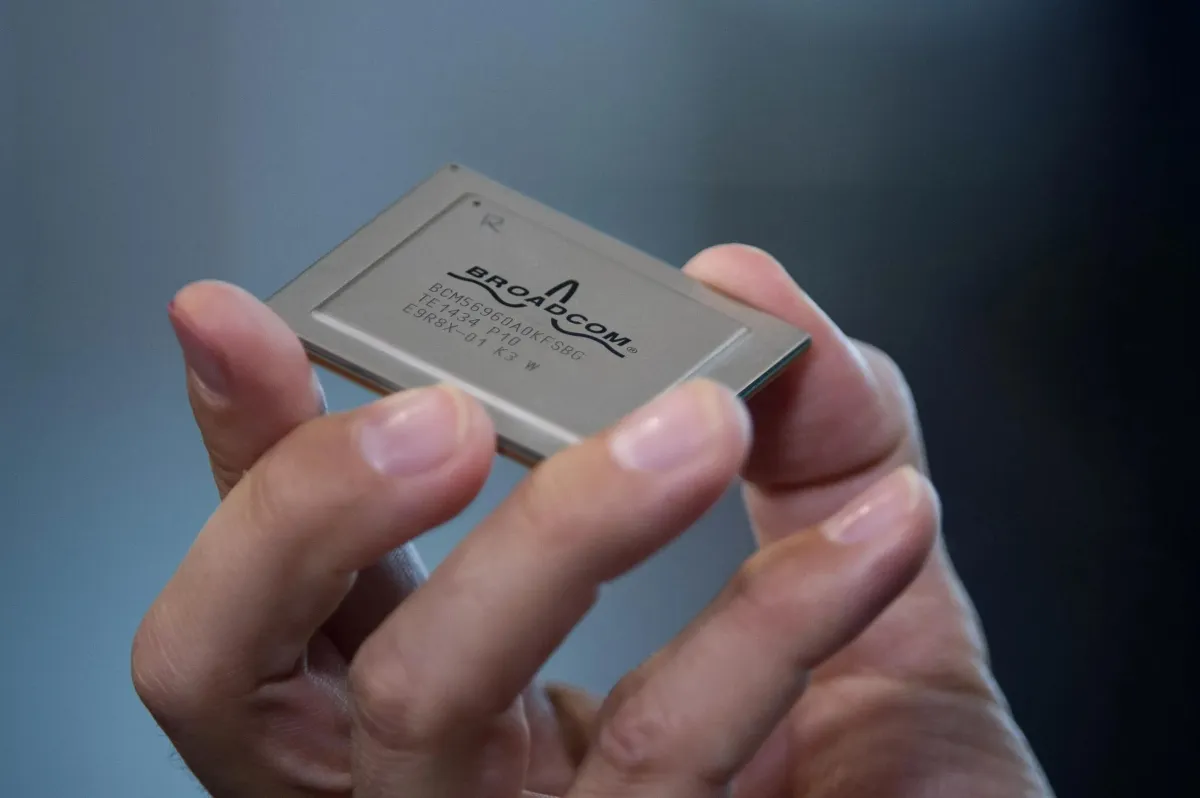 Foto sobre Apple invertirá más de US$ 30.000 millones en chips fabricados en EE.UU. con Broadcom