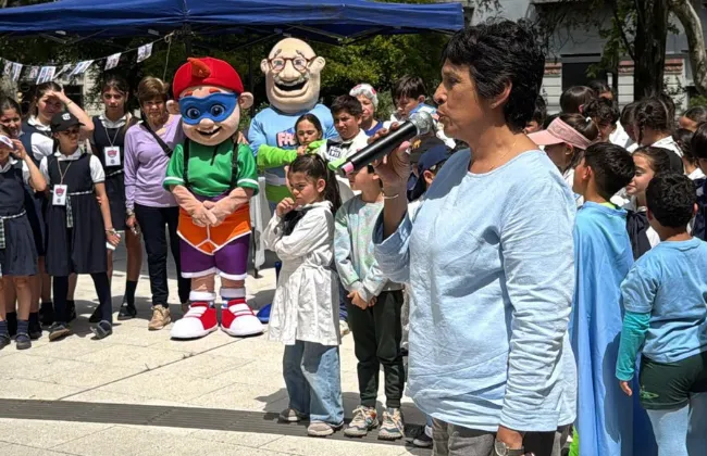 Foto sobre Niños que enseñan a cuidar: Paysandú llevó a la plaza la concientización sobre el ACV