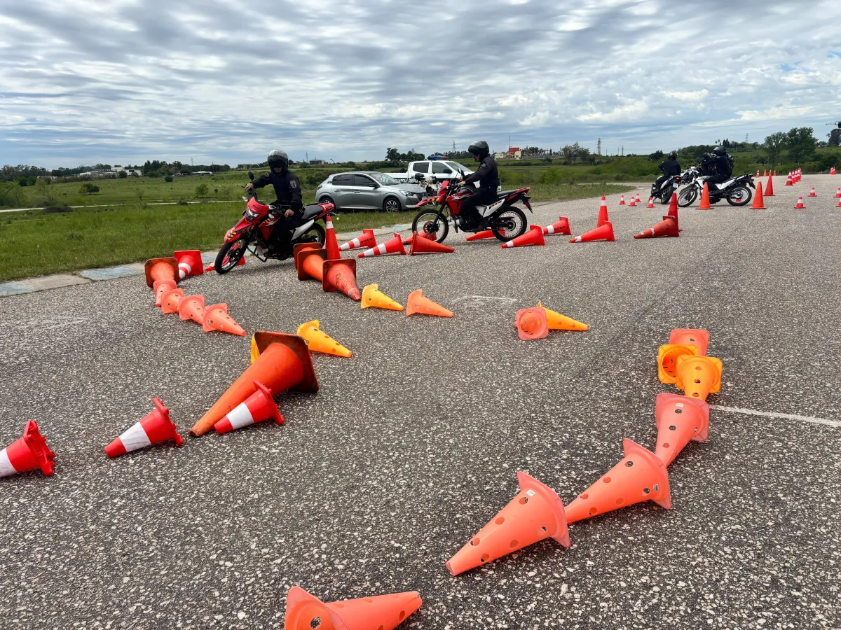Foto sobre Paysandú capacitó a 28 policías motorizados para reforzar la seguridad y el despliegue operativo