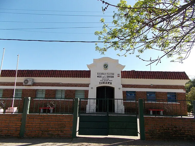 Foto sobre Denuncian grave episodio de violencia en la Escuela Nº 98: una estudiante resultó con lesión severa y la familia pide respuestas