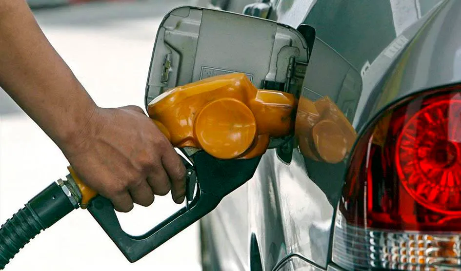 Foto sobre El Gobierno mantiene sin cambios los combustibles en setiembre pese a la fuerte presión sobre el gasoil