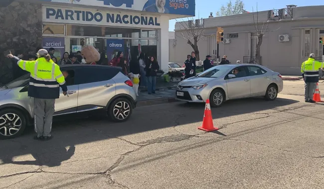 Foto sobre Estudiantes del Liceo 2 llevaron a los conductores un mensaje que puede salvar vidas: “Si tomás, no manejes”