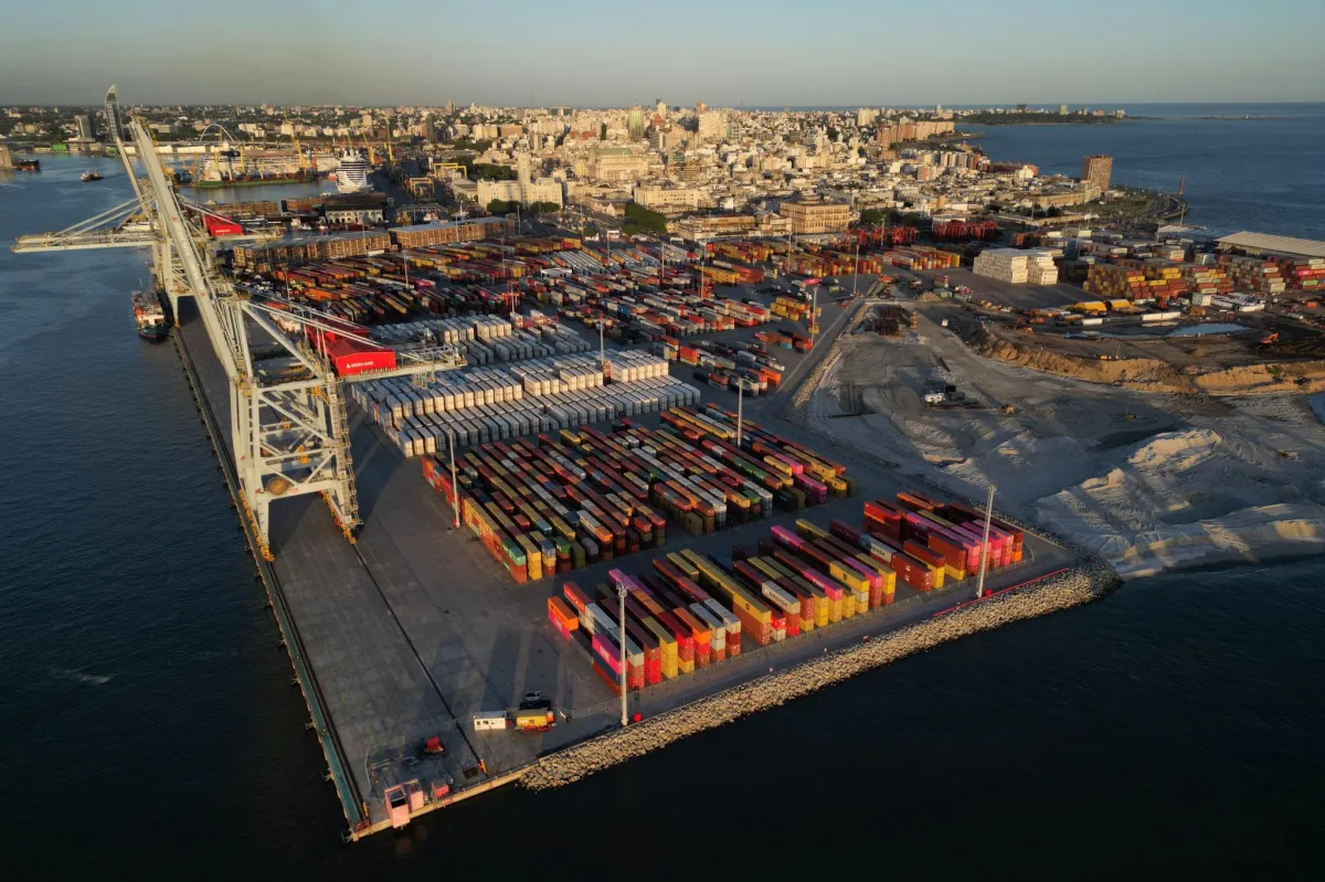 Foto sobre Neltume Ports retira su demanda millonaria contra Uruguay y encamina el cierre del conflicto por el puerto de Montevideo