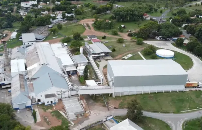 Foto sobre Un inversor brasileño analiza comprar Fricasa y reactivar la planta de Casa Blanca