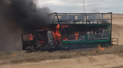 Foto sobre Un camión con 16 pasajeros se incendió durante un viaje hacia Cabo Polonio