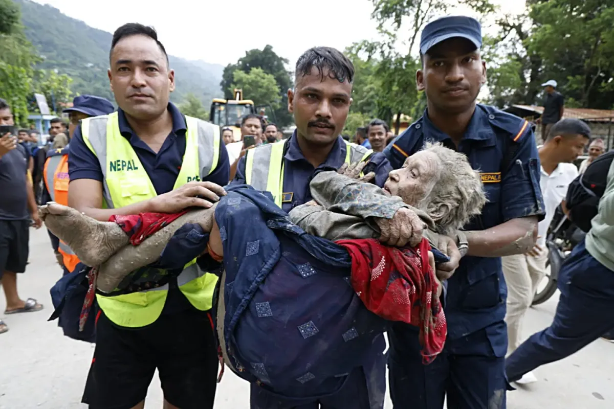 Foto sobre Devastación en el Himalaya: una violenta inundación deja decenas de muertos y cientos de desaparecidos entre Nepal y el Tíbet