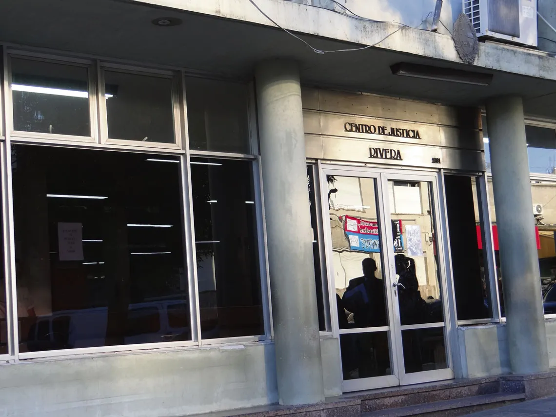 Foto sobre Un policía de la Guardia Republicana y su hermano fueron imputados por presuntos abusos sexuales contra dos menores