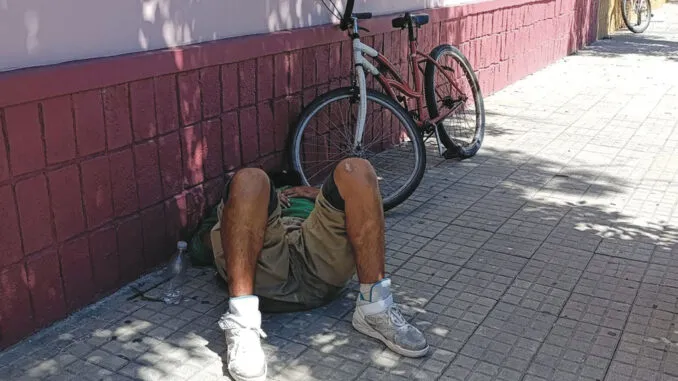 Foto sobre Ciclista resultó herido tras chocar en un cruce con semáforos en Paysandú