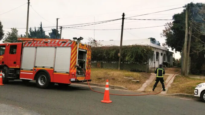 Foto sobre Incendio en un galpón generó preocupación en Paysandú por su cercanía a un expendio de nafta
