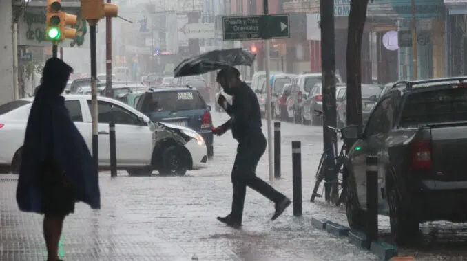 Foto sobre CECOED de Paysandú advierte por un período de lluvias abundantes y tormentas fuertes: piden extremar precauciones desde este jueves