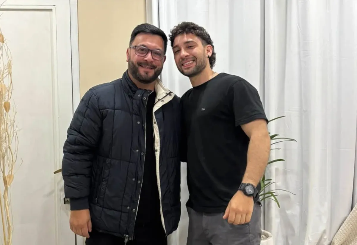 Foto sobre Lucas Sugo visitó en Paysandú a la expareja de su hija y le agradeció por acompañarla hasta el final