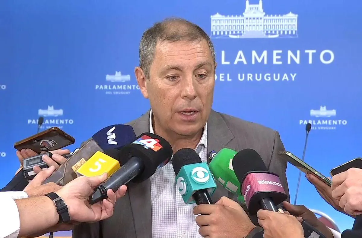 Foto sobre Oddone cruzó a un periodista tras una pregunta sobre los salarios: “Lo que acabás de hacer es de mala fe”