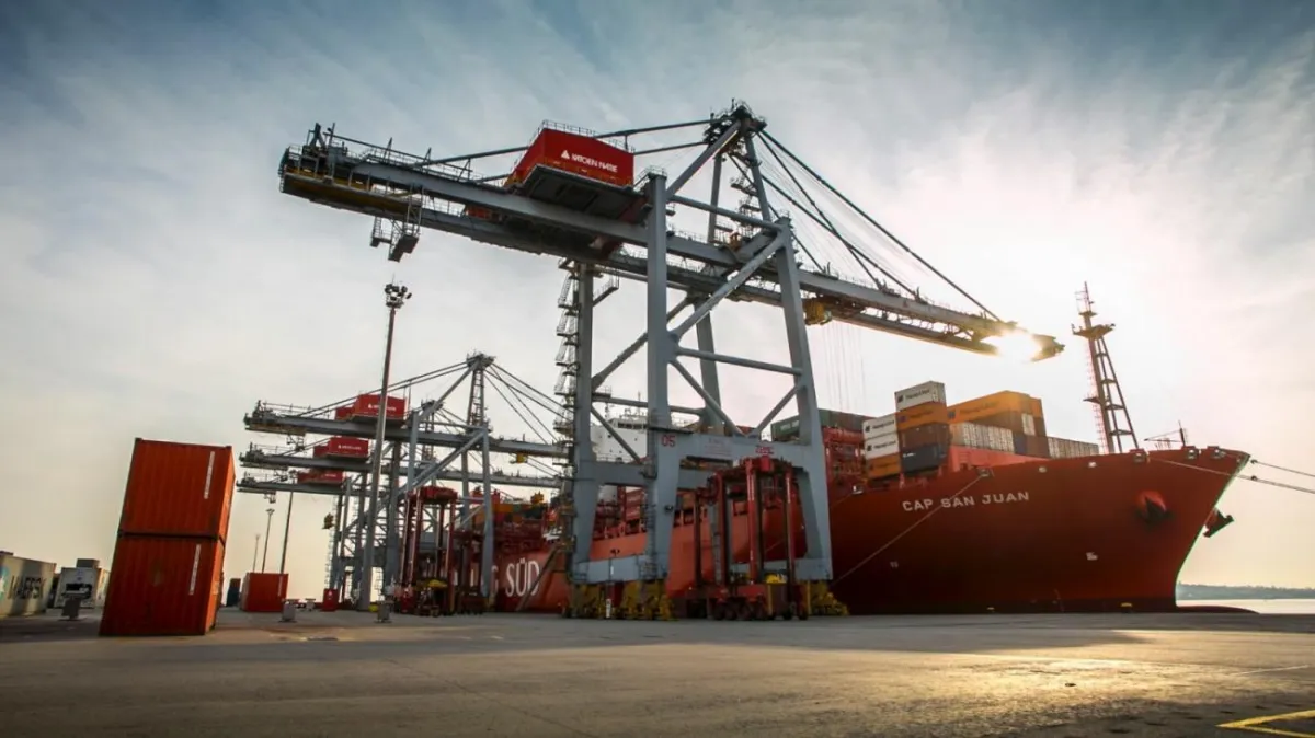 Foto sobre Nuevo paro paraliza la principal terminal del Puerto de Montevideo: no recibirá camiones hasta nuevo aviso