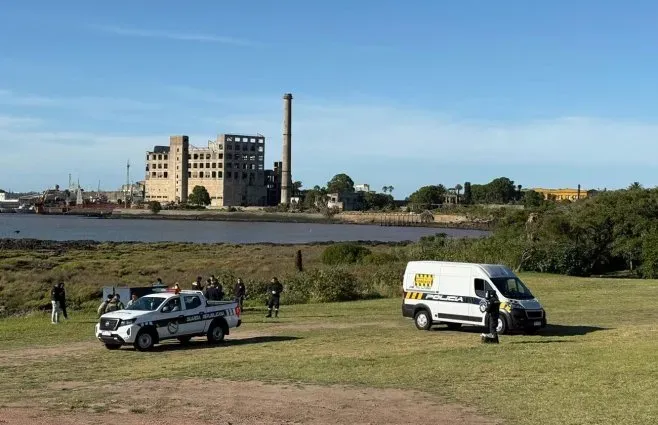 Foto sobre Policía asesinado, su hermano herido y un delincuente abatido. Ese fue el saldo de un gran enfrentamiento en Montevideo
