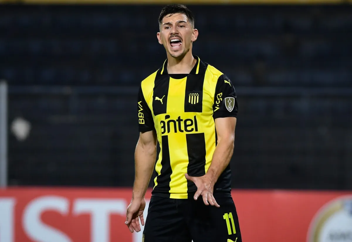 Foto sobre ¿Se queda o se va a Nacional? El futuro de Maxi Silvera agita el mercado en Peñarol