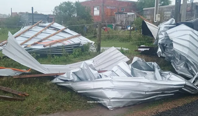 Foto sobre Temporal golpeó con fuerza a Paysandú: Olivera recorrió los barrios afectados y la Intendencia desplegó recursos de emergencia
