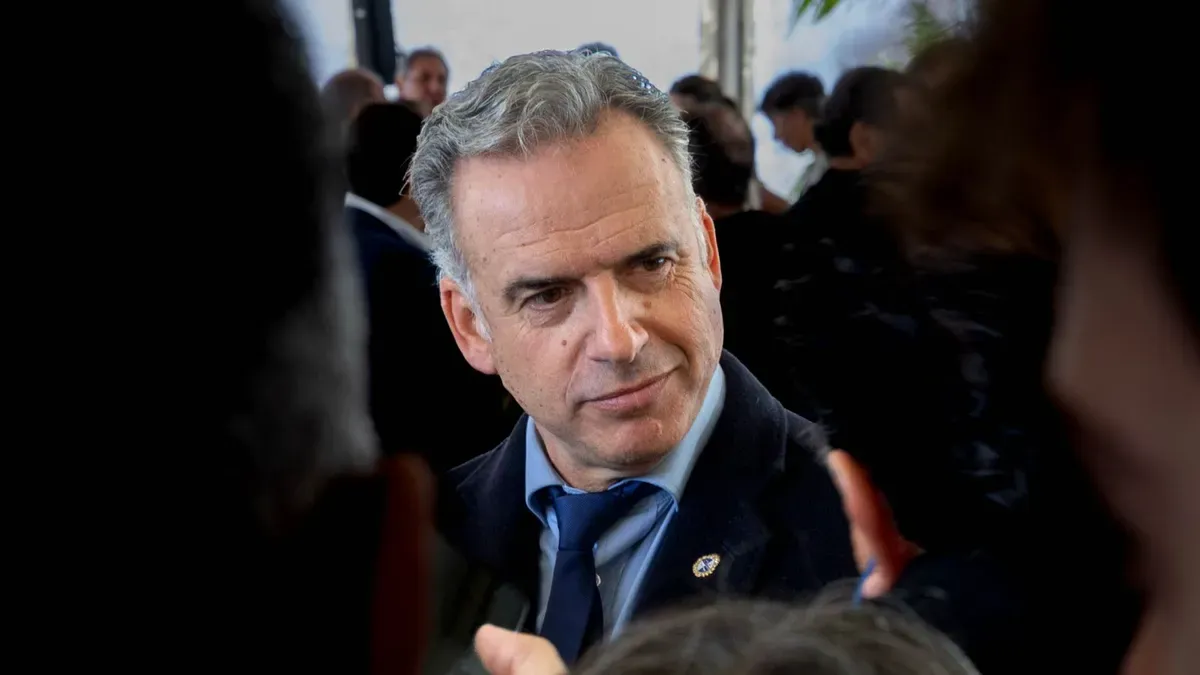 Foto sobre Orsi frena su caída, pero continúa entre los seis presidentes con peor imagen de América Latina